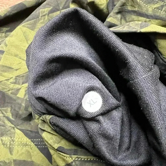 Lululemon Shorts Men's XL Pace Breaker Lined 9” Green Geometric Elastic Waist - Picture 3 of 4